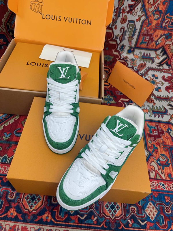 ルイヴィトン靴背面デザイン